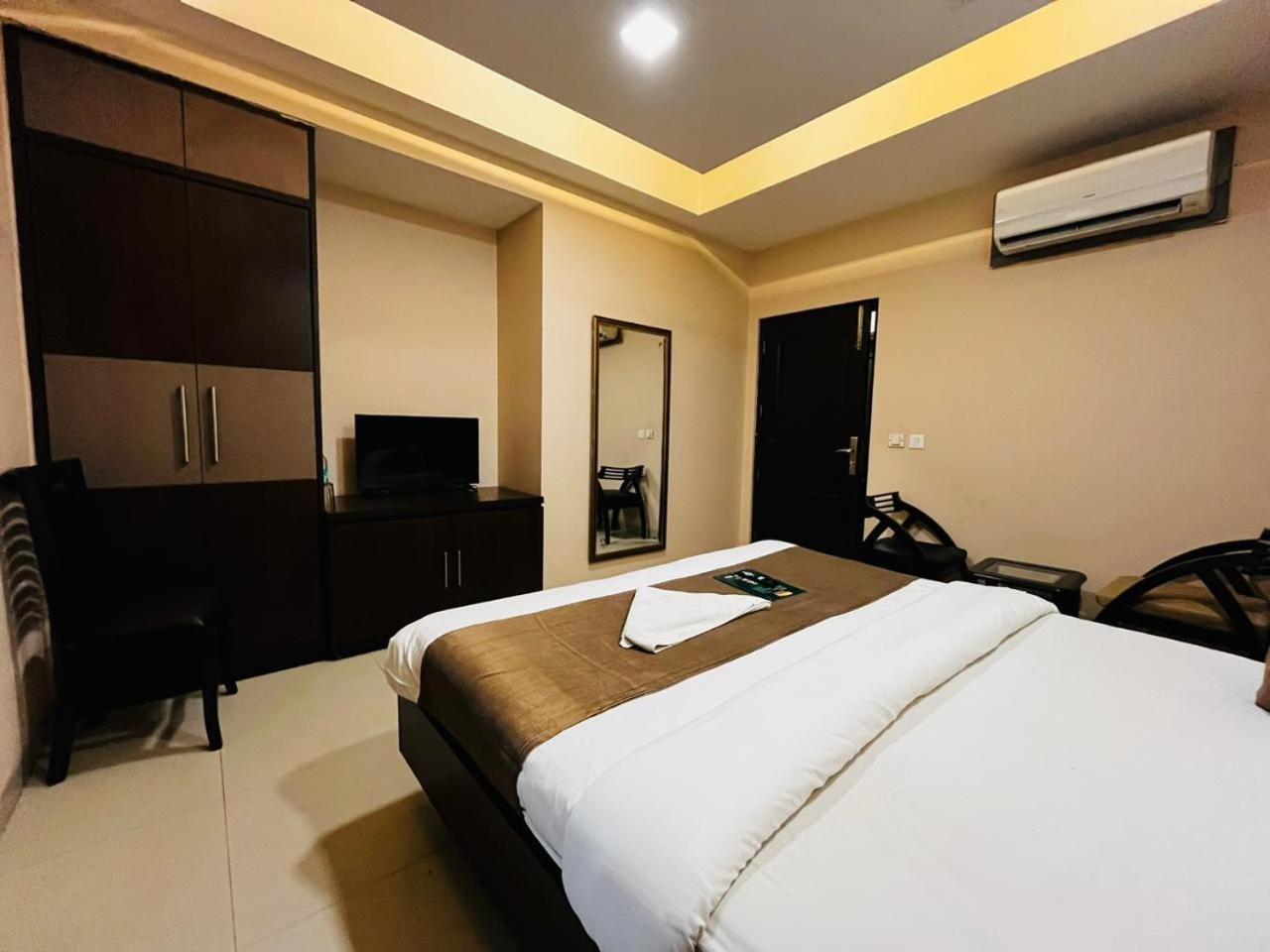 Hotel Mvr Stay By Admire Inn 노이다 외부 사진