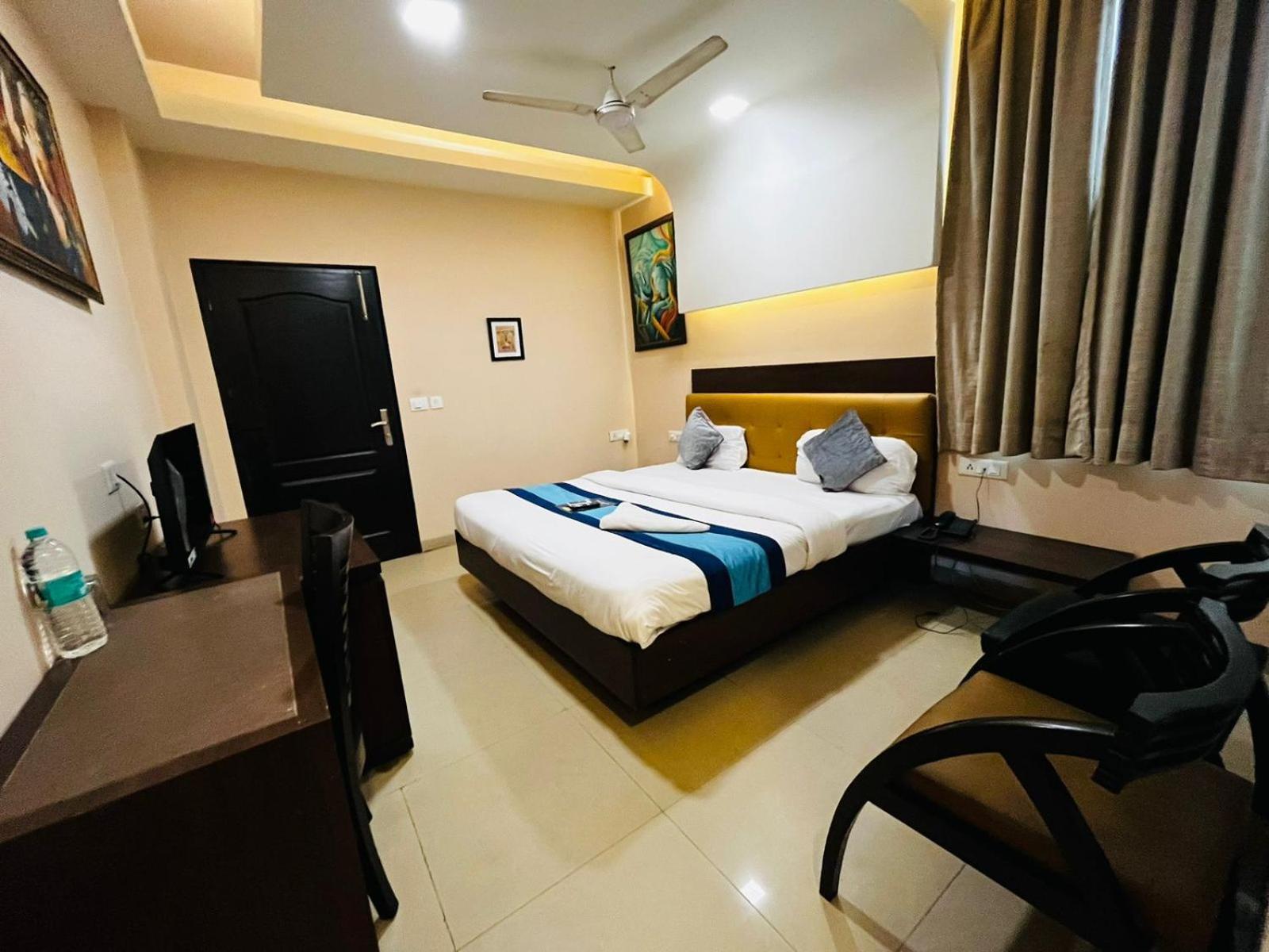 Hotel Mvr Stay By Admire Inn 노이다 외부 사진